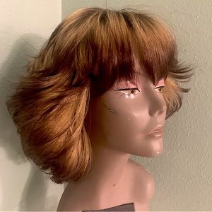 HONEY HIGHLIGHTS LAYERED WIG W BANGS